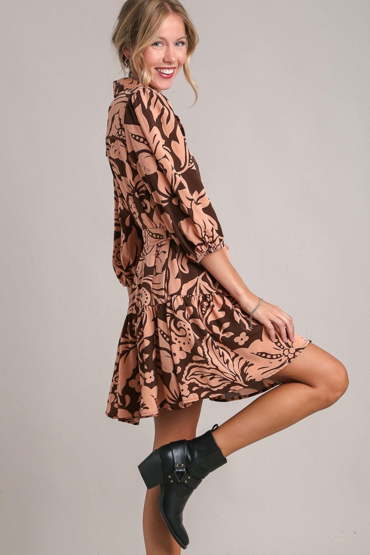 Casual Two-Tone Floral Dress with Flattering Belted Waist