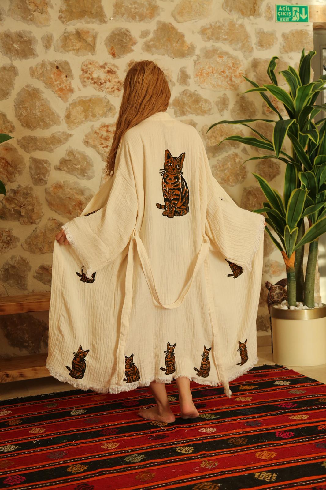 Amber Cat Hand-Print Muslin Kimono